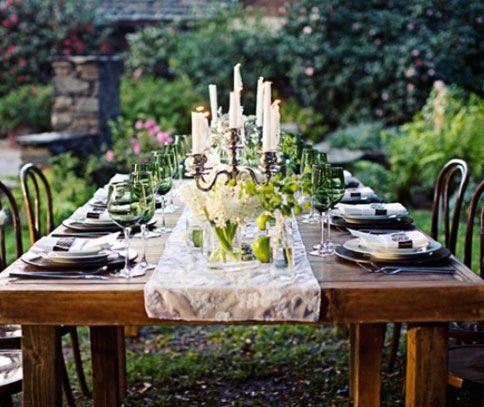 dinner-party-table-setting